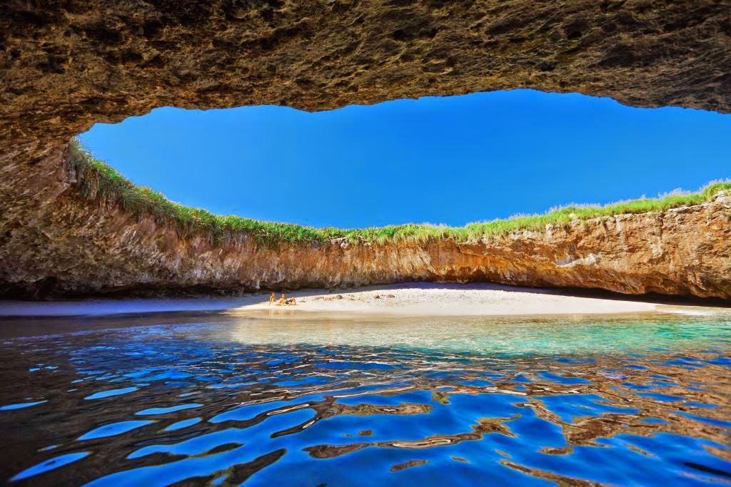 Marieta Islands Hidden Beach